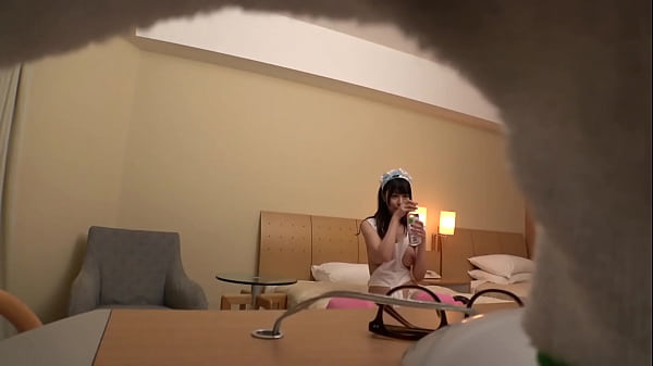 Japanese milf big breasts cosplayer. Attempts extreme photo shoots at hotels to earn a living. – 3